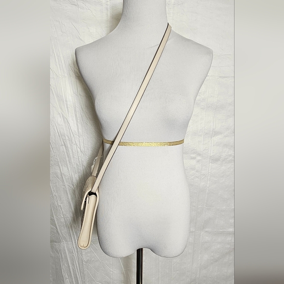 GUCCI Like new Flap Crossbody Bag GG Embossed Perforated Leather Mini - Picture 5 of 16